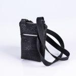 Stylische Handytasche Mini - Tasche aus schwarzem Kork