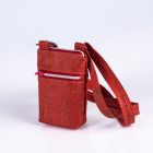 Stylische Handytasche Mini - Tasche aus rotem Kork von Q.Linda Manufaktur Ansicht schräg