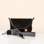 Handtasche Ruby schwarz. Handgefertigte Tasche von Q.Linda Manufaktur Anicht vorne.